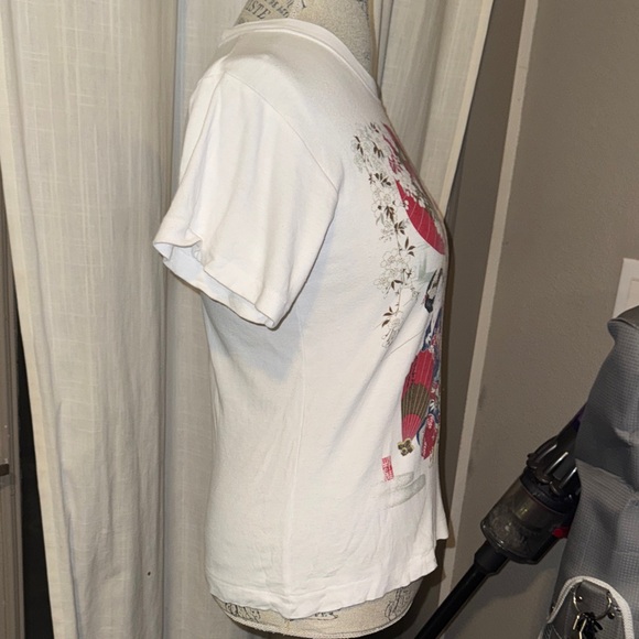 Women's White red black Graphic Asian theme artsy shortsleeve Tee Medium shirt - Picture 6 of 7